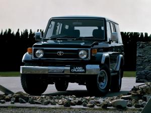 Toyota Land Cruiser 70 1990 года